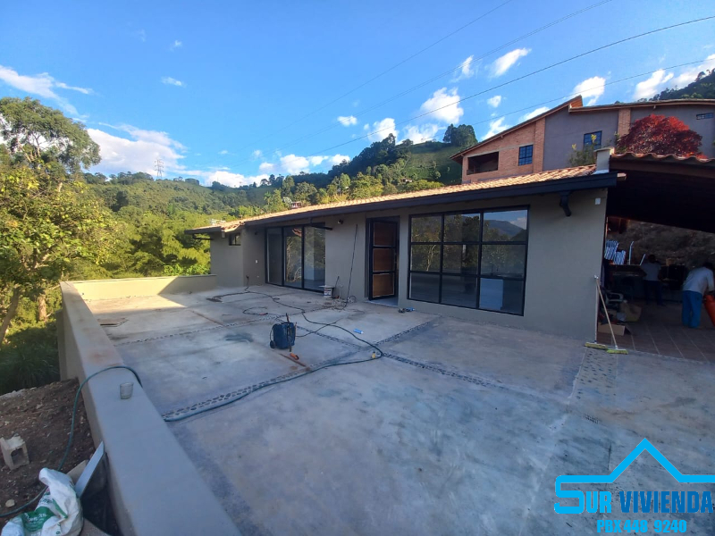 Casa-Finca en Arriendo en La Mina