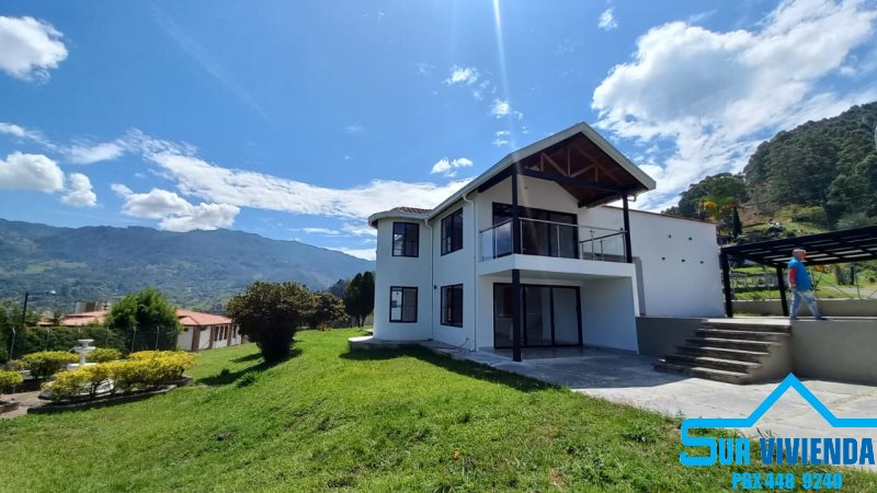 Casa en Arriendo en La Mina