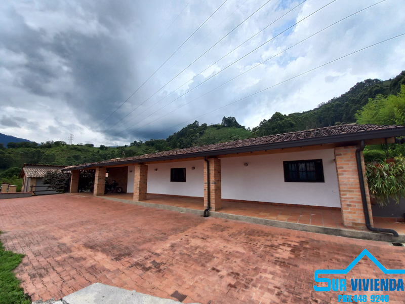 Casa-Finca en Arriendo en La Mina